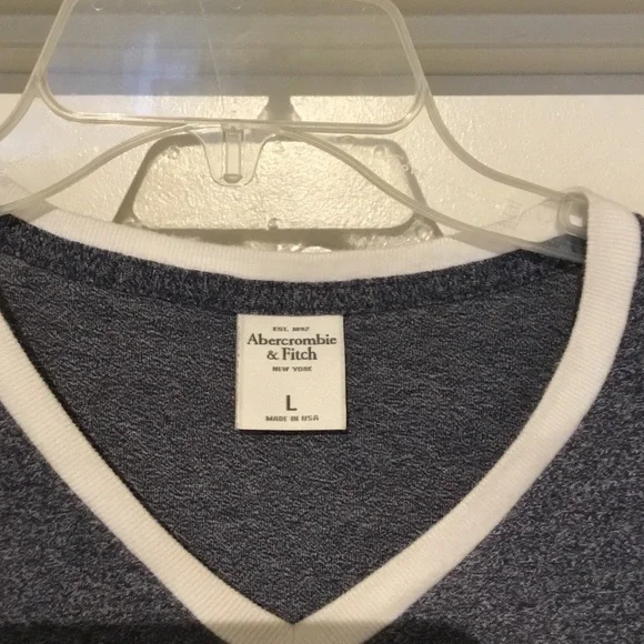 Abercrombie & Fitch Heathered Blue V-Neck Tee - Picture 2 of 5